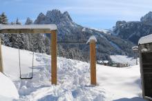 Divertimento nella neve nel nostro giardino